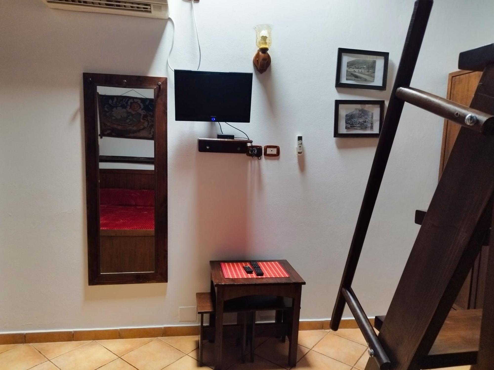 Guva Mangalem Hotel Restaurant Berat Kültér fotó